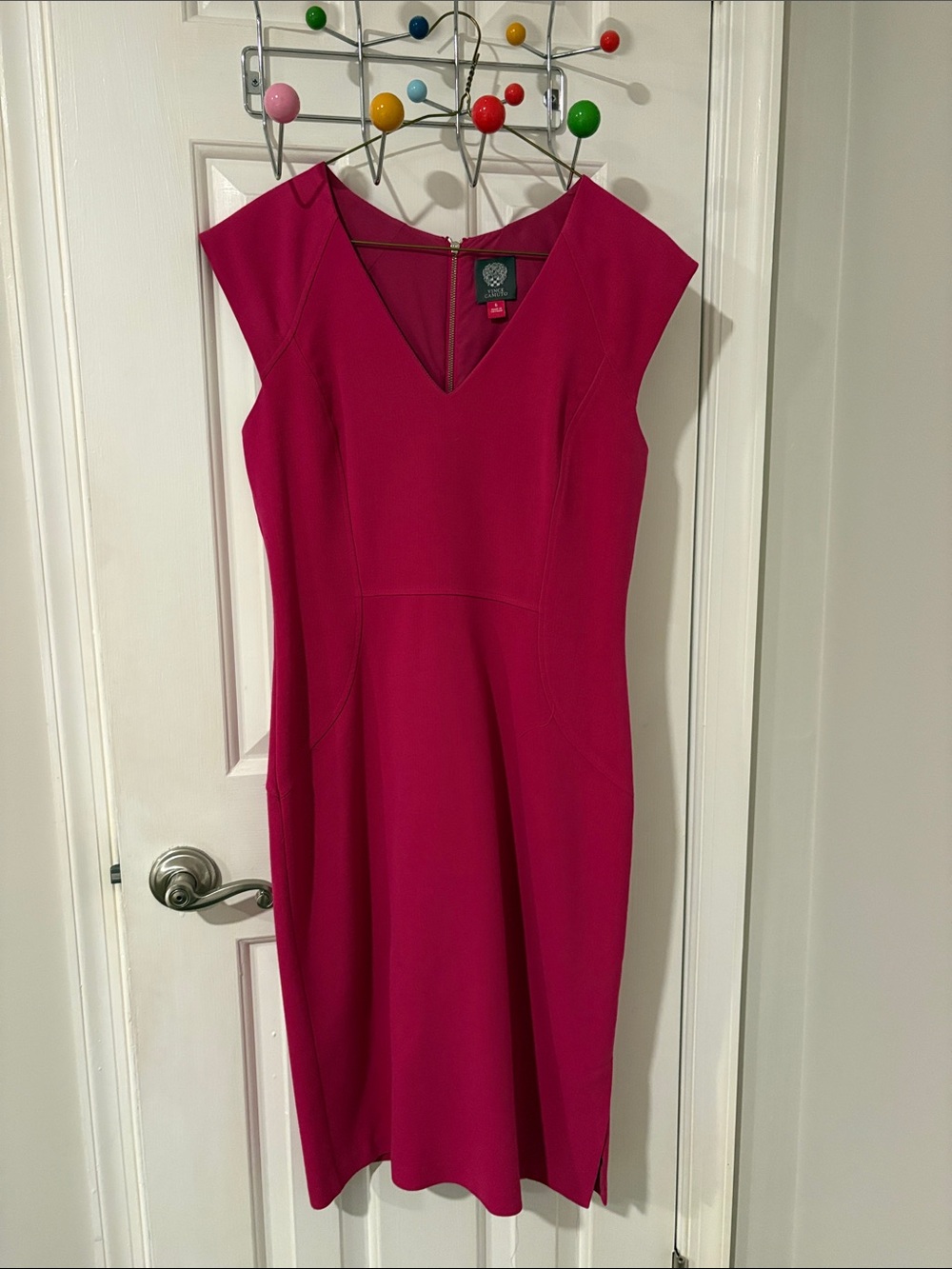 Vince Camuto Fuchsia V‑Neck Sheath Midi Dress